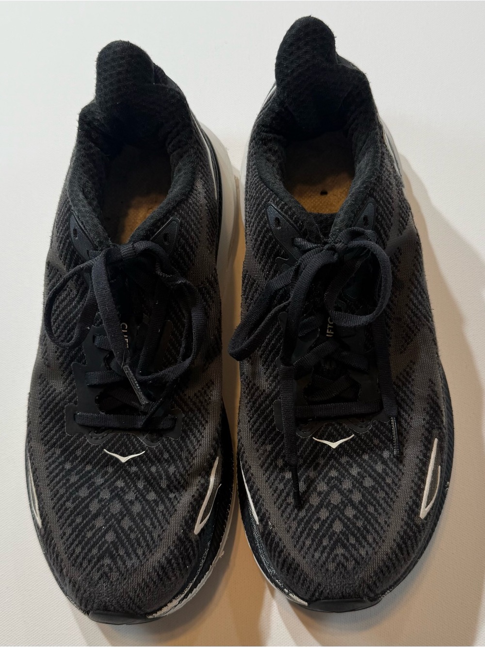 Hoka Clifton 9 Black White Running Shoes Women’s Size 9B